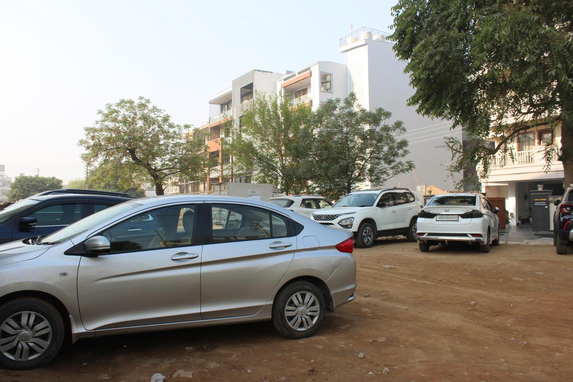 Aura Luxury Studio I Couple Friendly I Near Golf Course Road, Sector 57, Gurgaon Exterior photo