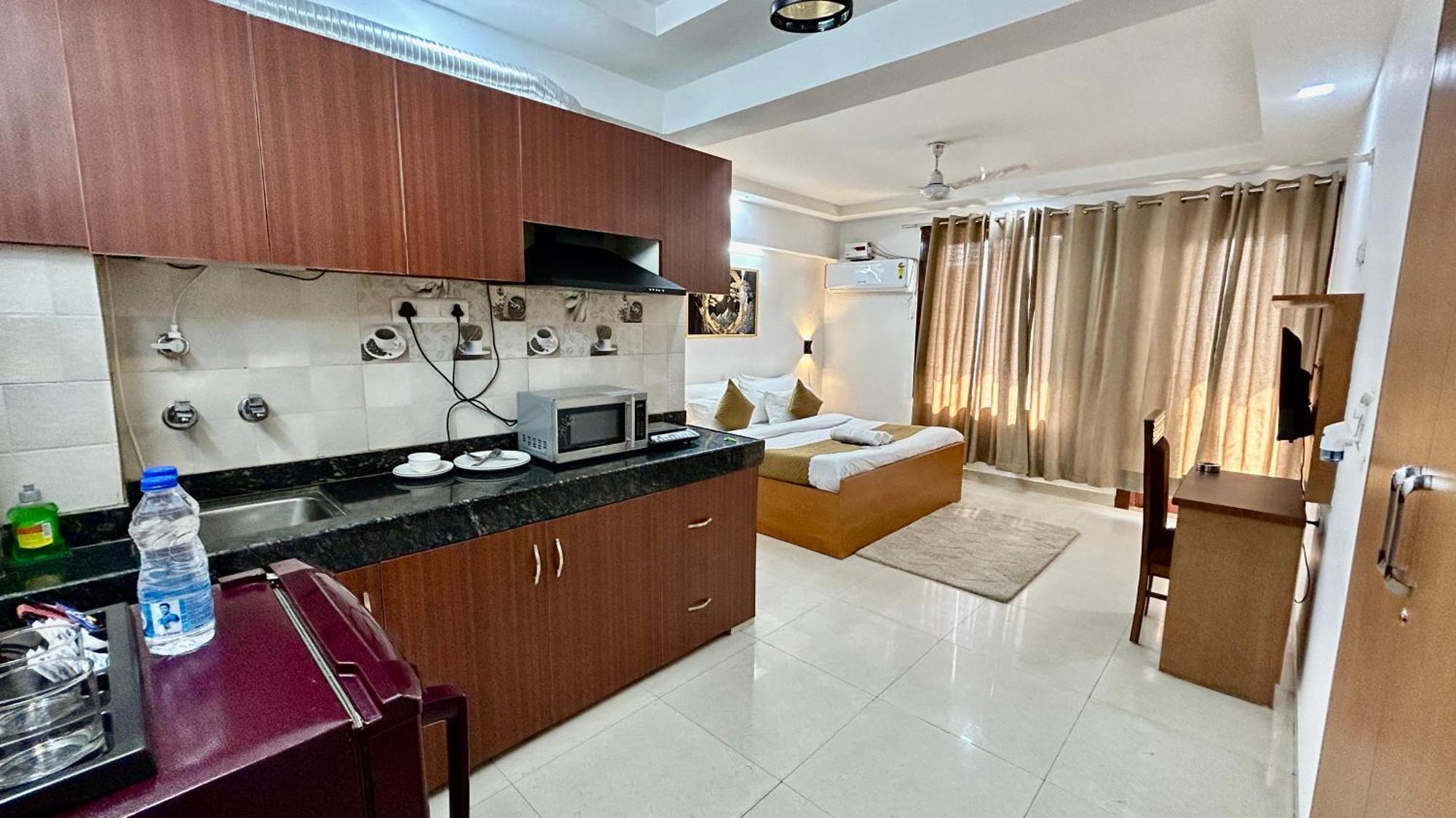 Aura Luxury Studio I Couple Friendly I Near Golf Course Road, Sector 57, Gurgaon Exterior photo