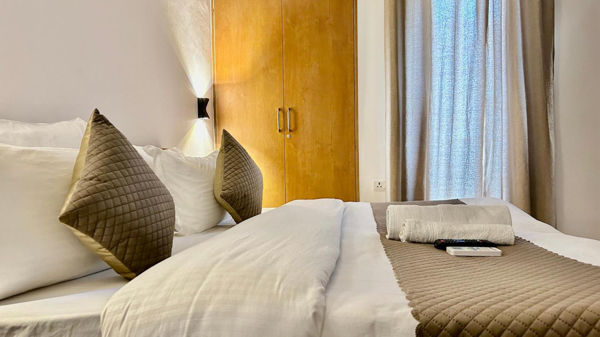 Aura Luxury Studio I Couple Friendly I Near Golf Course Road, Sector 57, Gurgaon Exterior photo