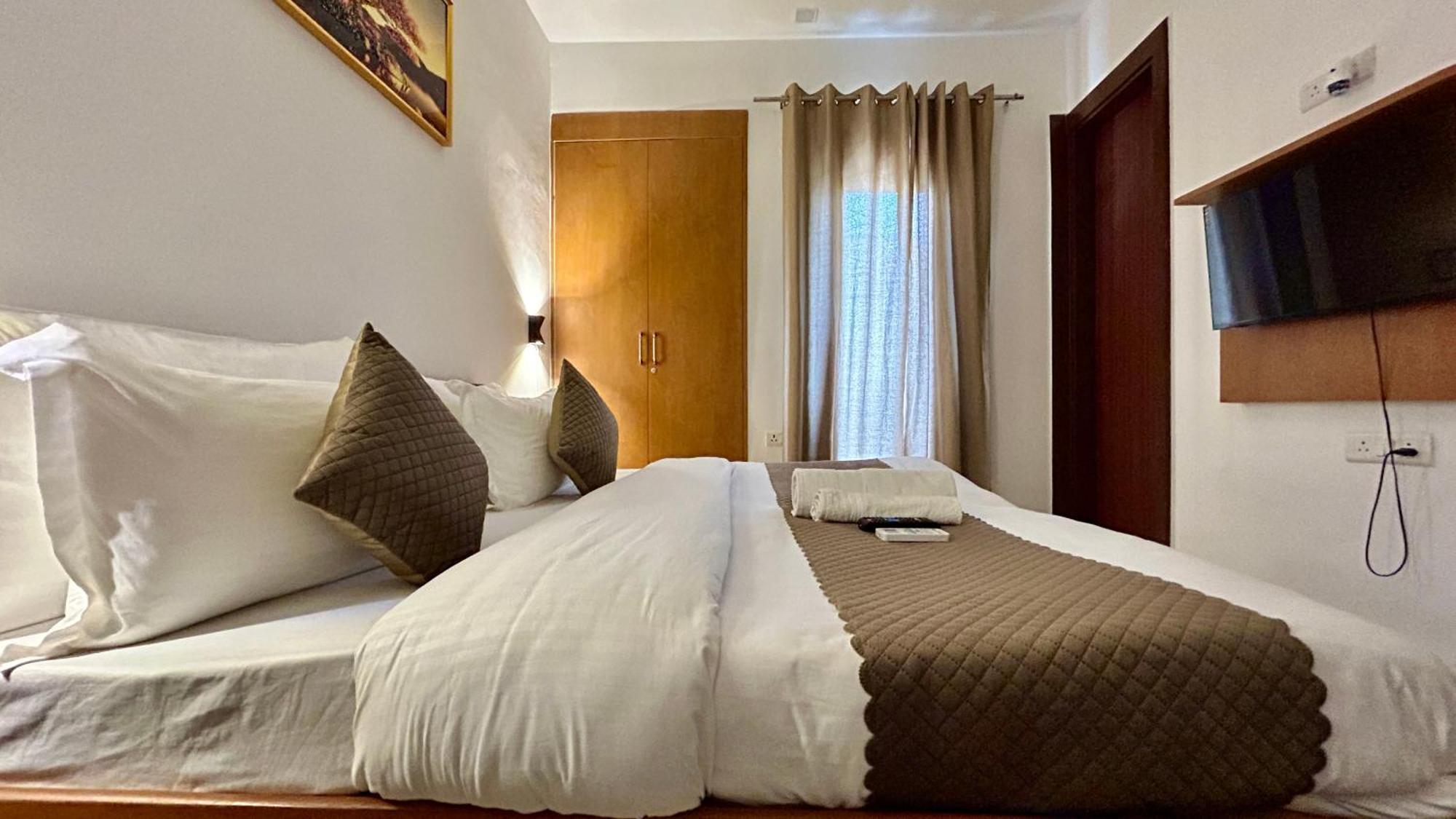 Aura Luxury Studio I Couple Friendly I Near Golf Course Road, Sector 57, Gurgaon Exterior photo